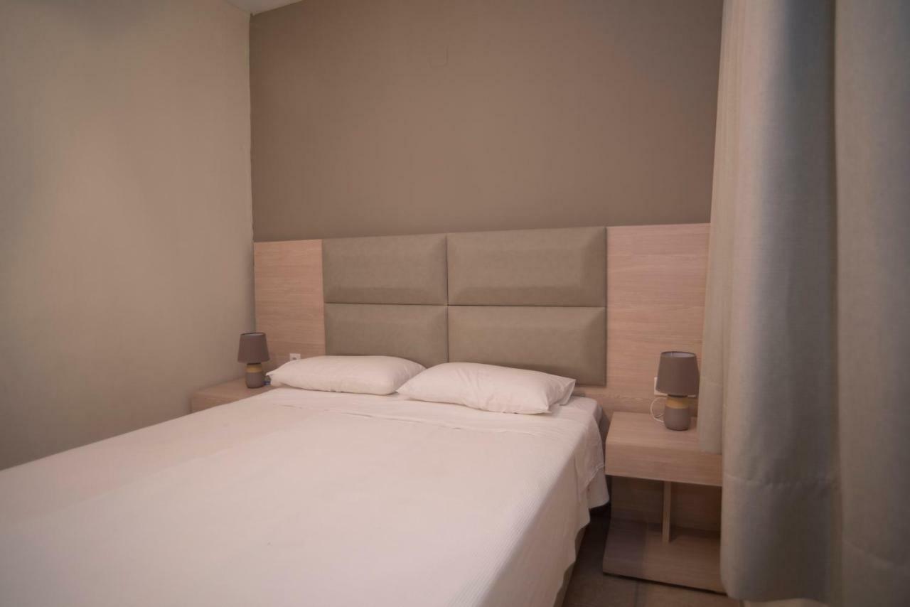 T'Aloni Hotel Chortáta Eksteriør billede