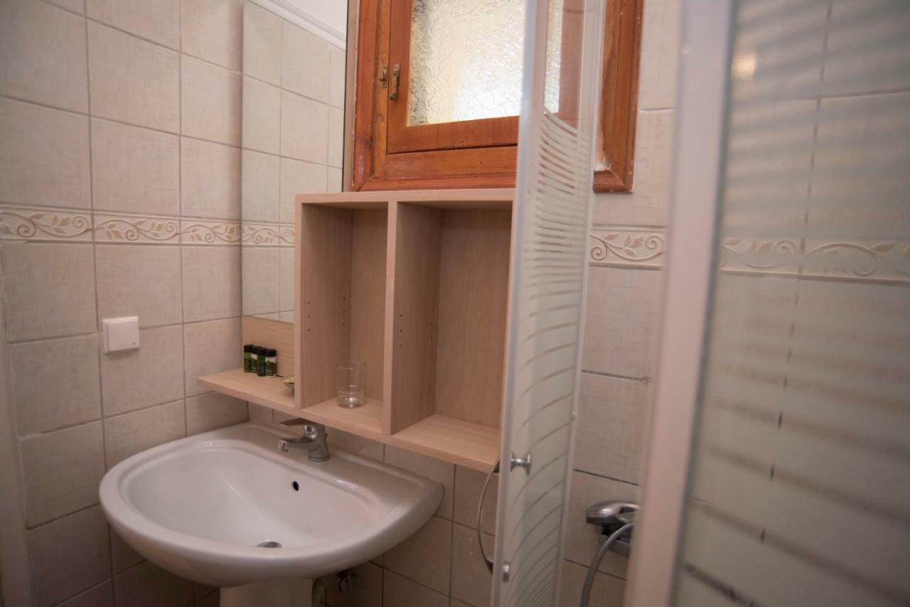 T'Aloni Hotel Chortáta Eksteriør billede